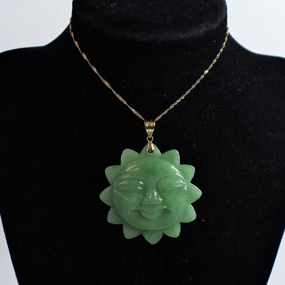 Jewelry - Beautiful 14K Gold Chrysoprase Sun Necklace